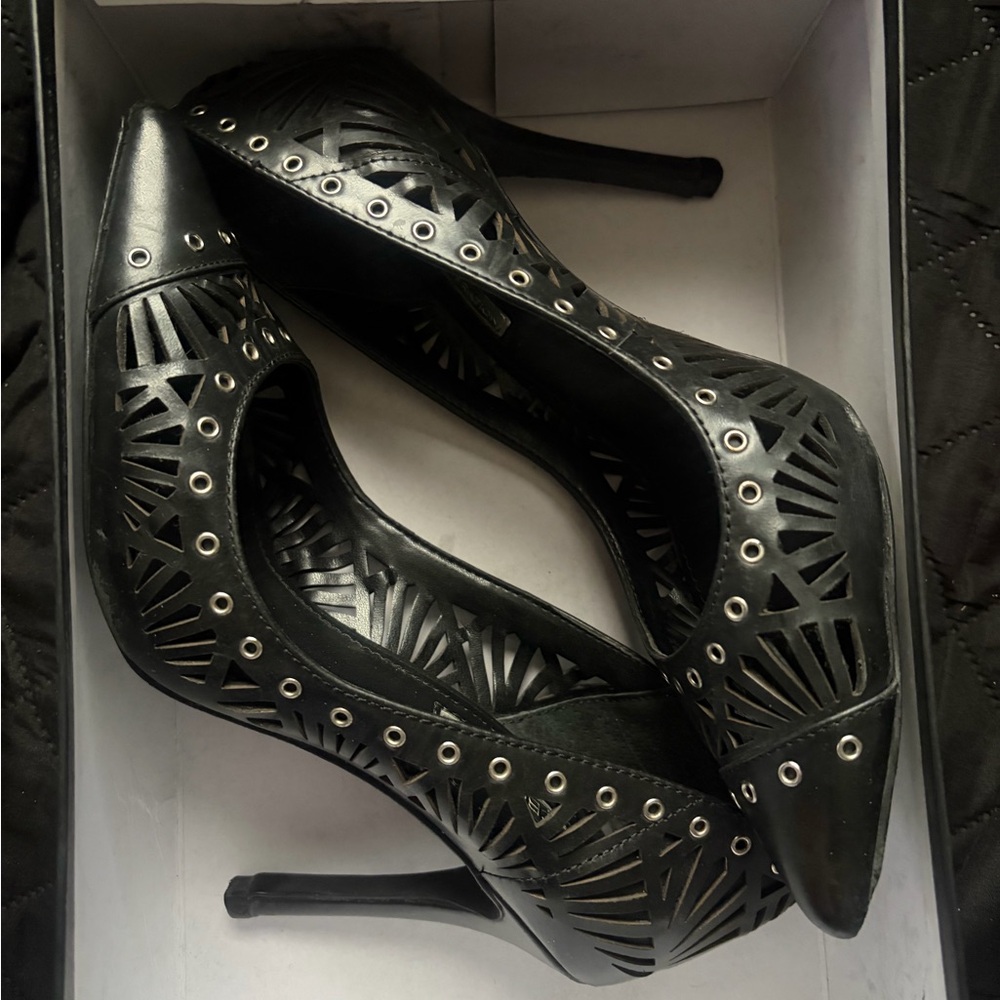 BCBG Women’s Black Laser-Cut Pointed Toe Stiletto Pumps 6.5